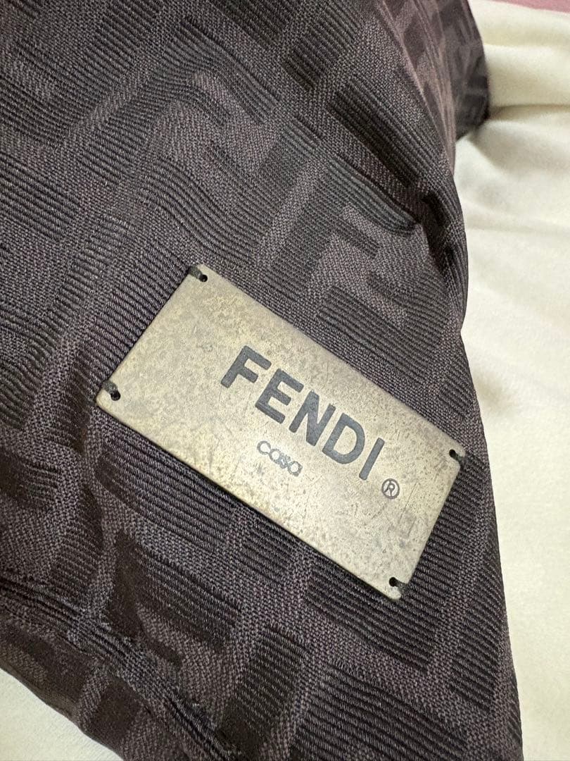 【FENDI】フェンディ　クッション　黒×黒　カバー　ブラック