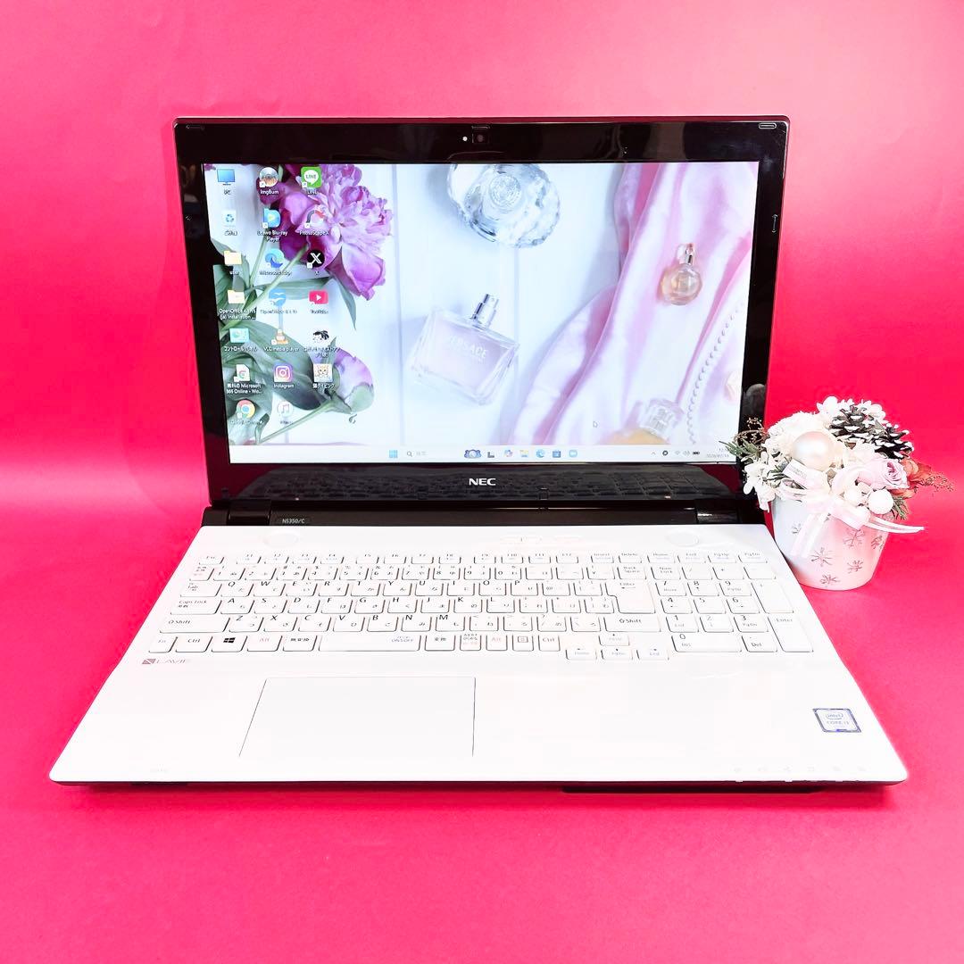 バッテリー良好‼️ブルーレイ見れるノートパソコン✨️Windows11カメラ付き白