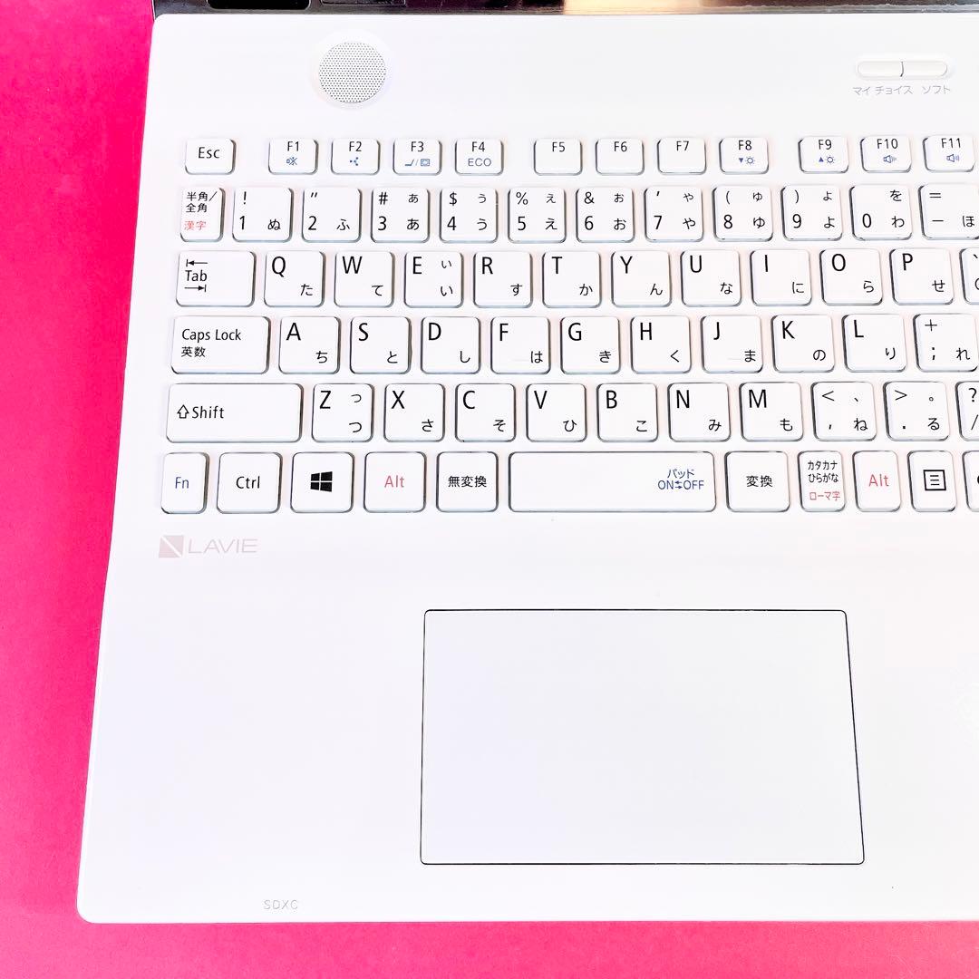 バッテリー良好‼️ブルーレイ見れるノートパソコン✨️Windows11カメラ付き白