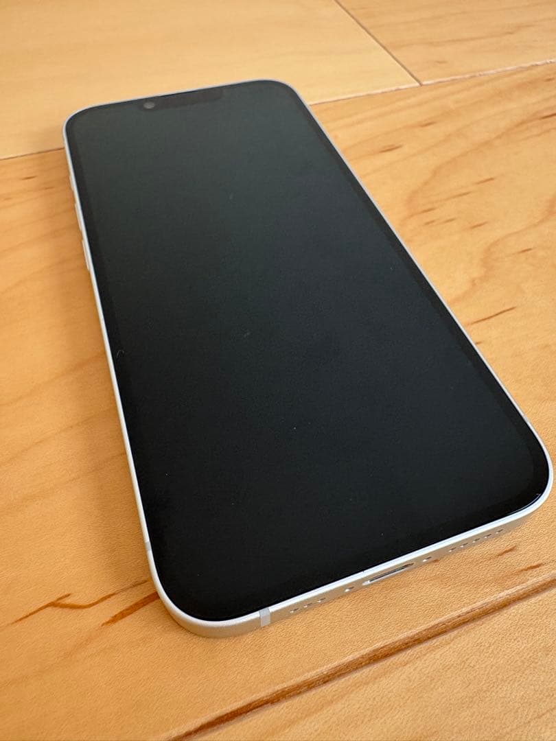 iPhone16e 本体 128GB SIMフリー　ケース付き