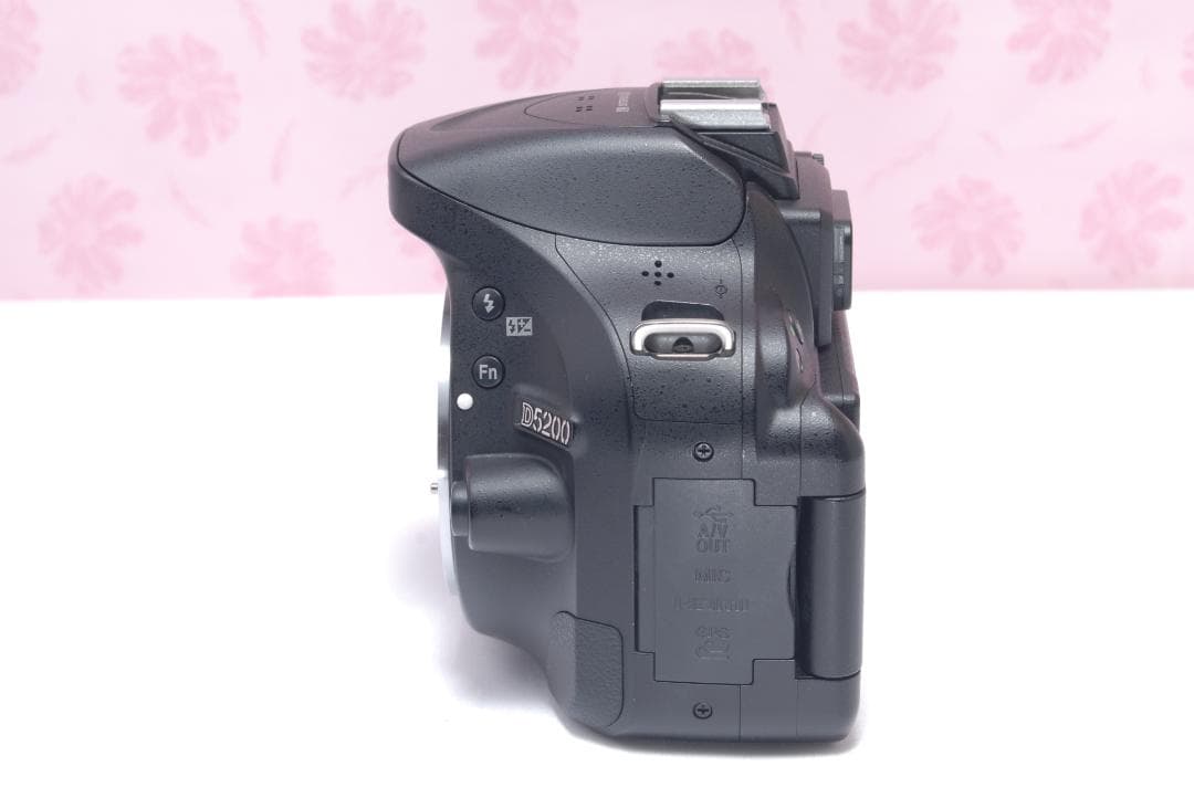 ⭐️バリアングル液晶搭載⭐️Nikon D5200　ニコン　デジタル一眼レフ