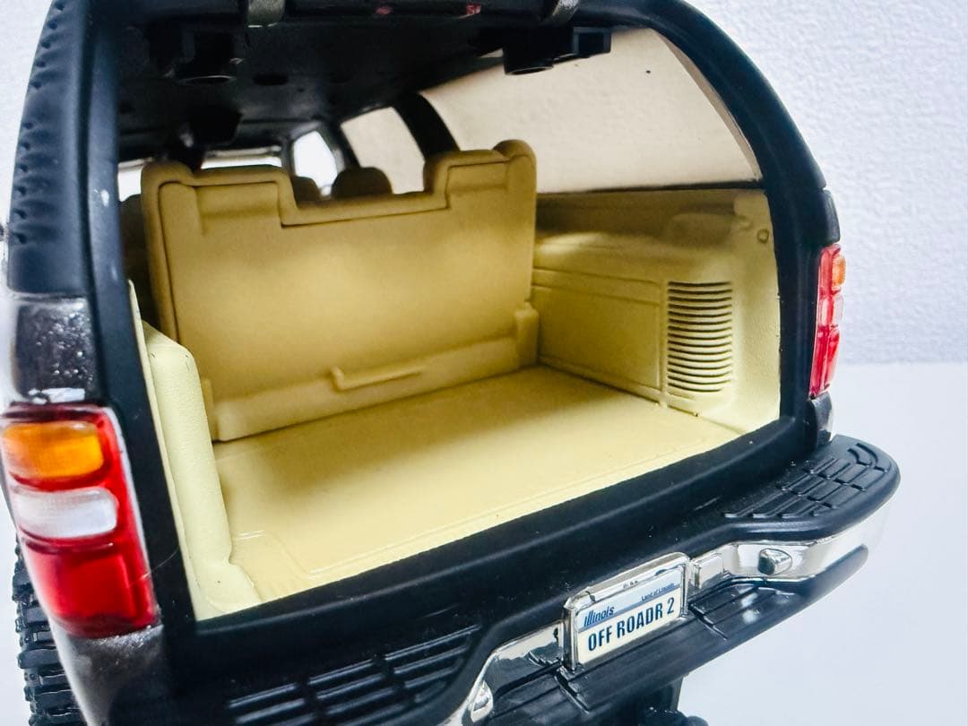 Ertlアーテル/Chevyシボレー Suburbanサバーバン 1/18 絶版
