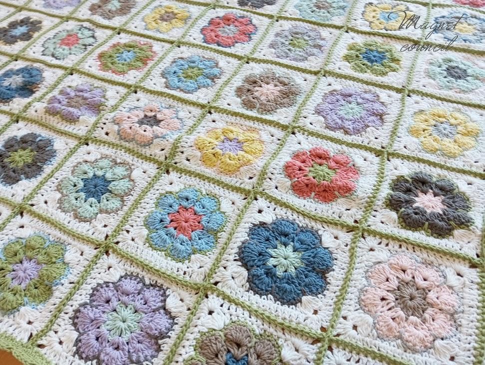 ハンドメイド　アフリカンフラワーのコットンブランケット