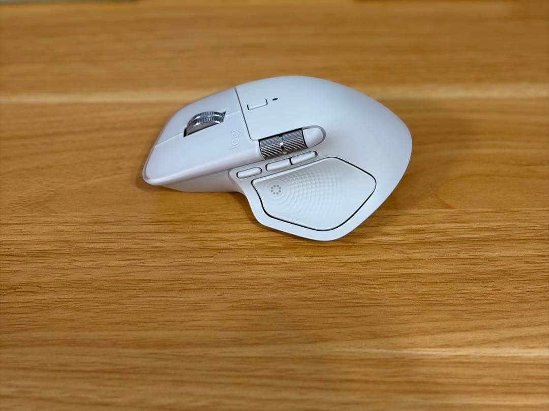 Mx master 4 ペイルグレー