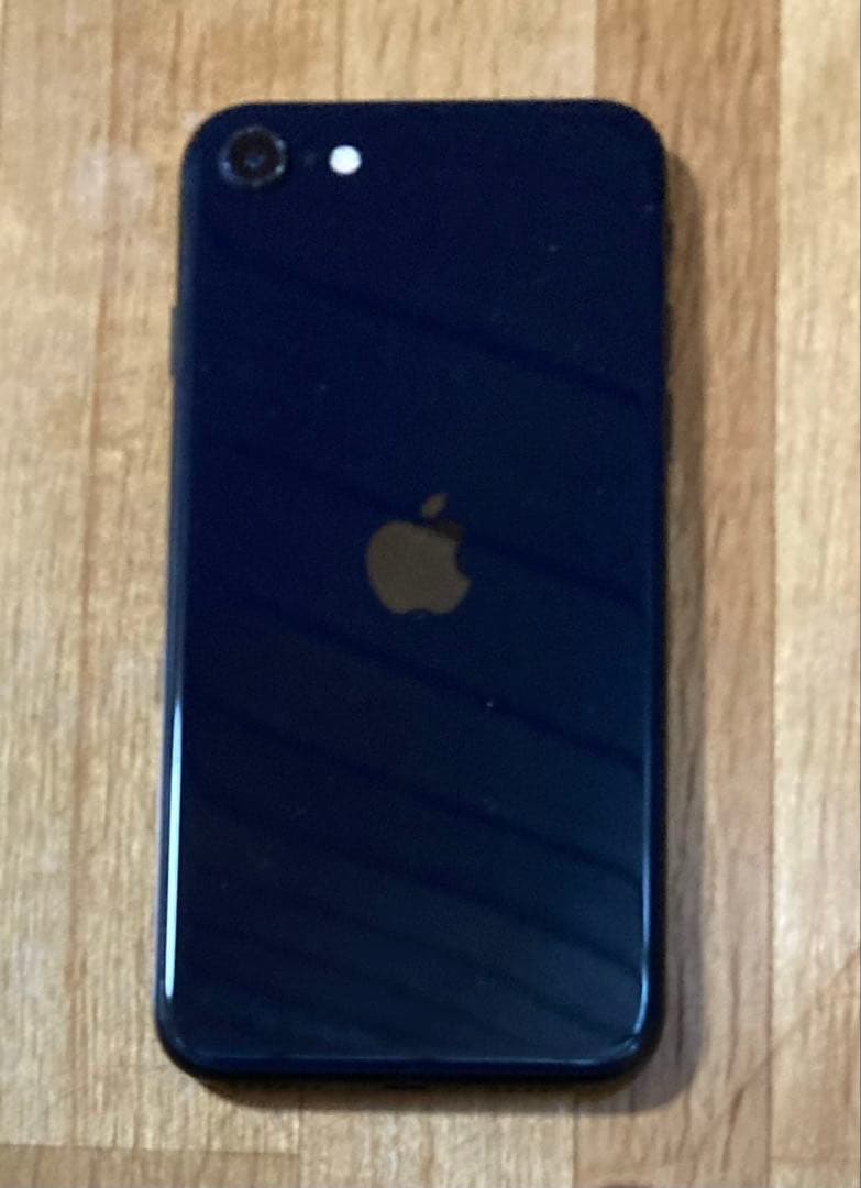 iPhone SE 第三世代 76% docomo SIMフリー 訳あり