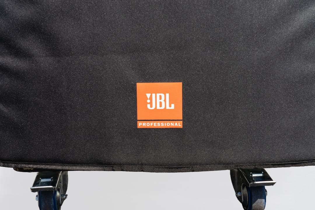 JBL EON718S パワードサブウーファー／カバー・キャスター付き