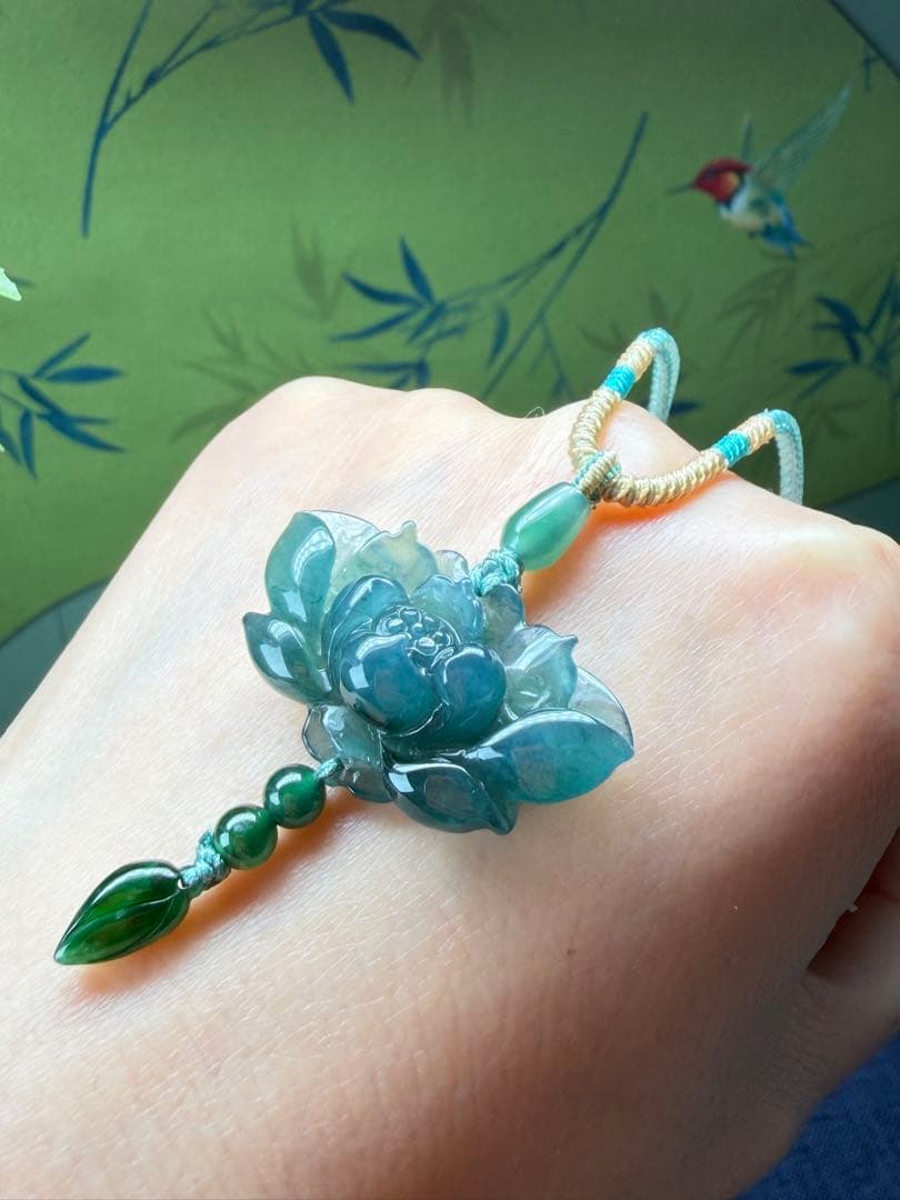 美品❣️天然本翡翠　高品質、氷藍水精巧な蓮花＆鮮明氷緑つぼみネックレス　鑑定書付き