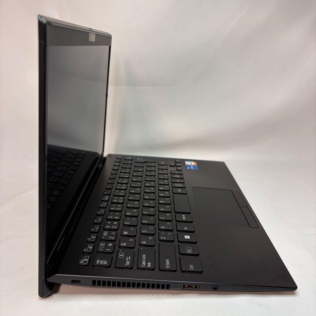 準美品 VAIO Pro PG 第12世代 i5 16GB 13.3型 フルHD