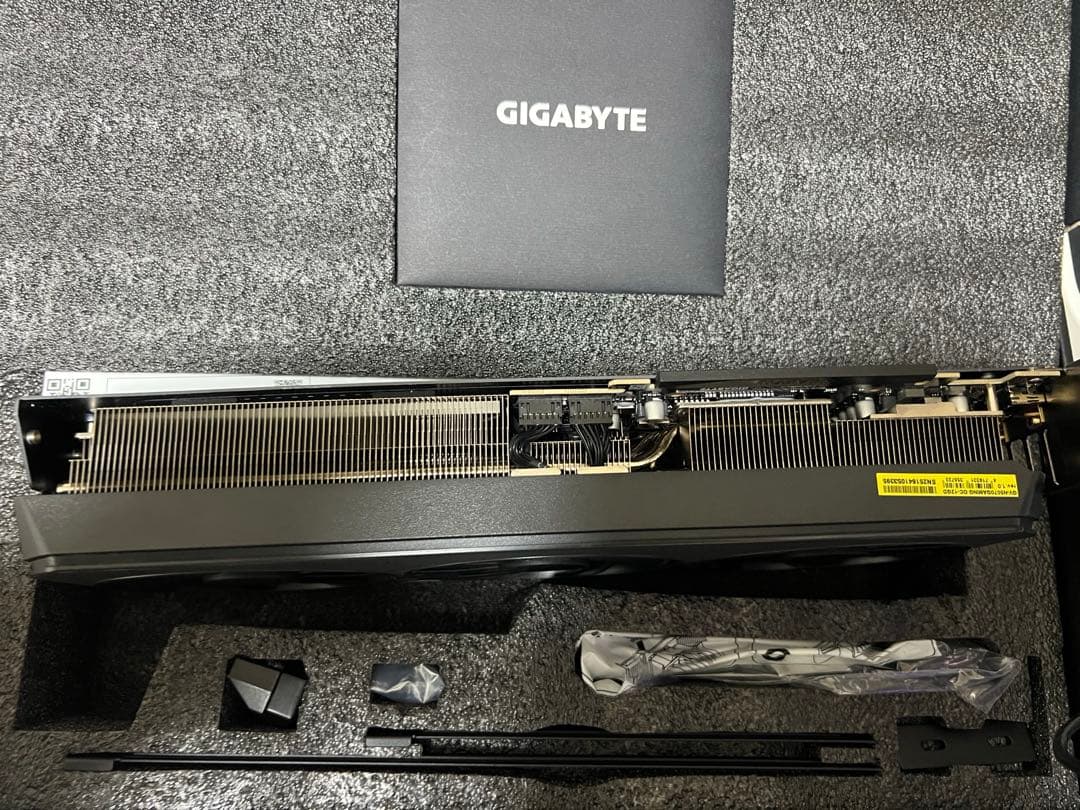 保証書付属 GIGABYTE RTX5070 GAMING OC 12G