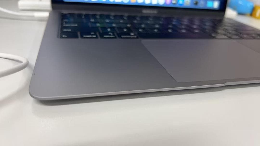 macbook Air retina 13inchi 2018ファン不良