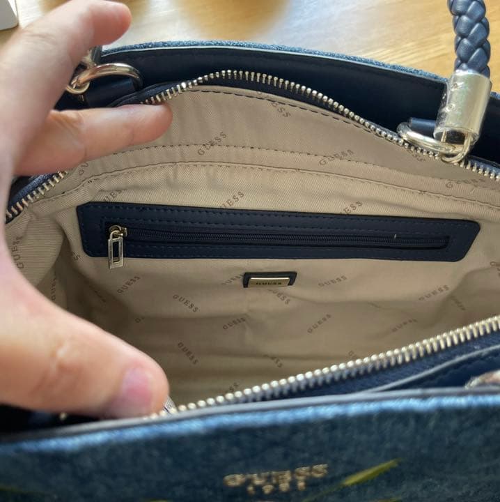 [★最終値下げ！新品]GUESS ハンドバック