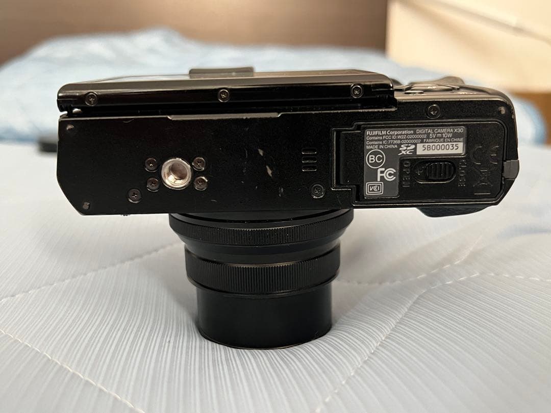 大人気！FUJIFILM フジフィルム X30 コンデジ ブラック