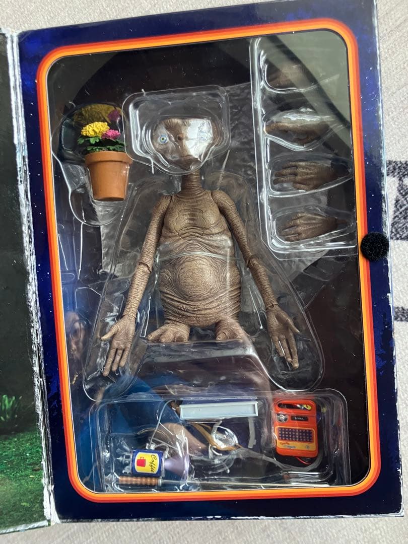 レア　ネカ　海外購入　DELUXE ULTIMATE E.T. フィギュア