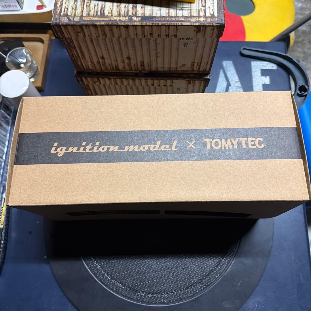 ignition.model パトカー仕様ミニカー 1/43