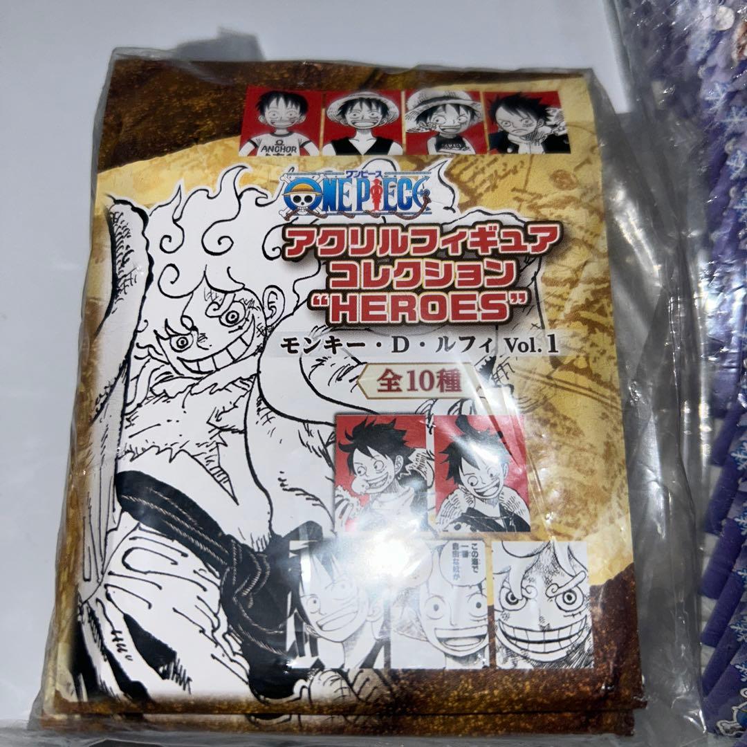 【未開封】ワンピース コレクション缶バッジWINTER＆ルフィHEROES