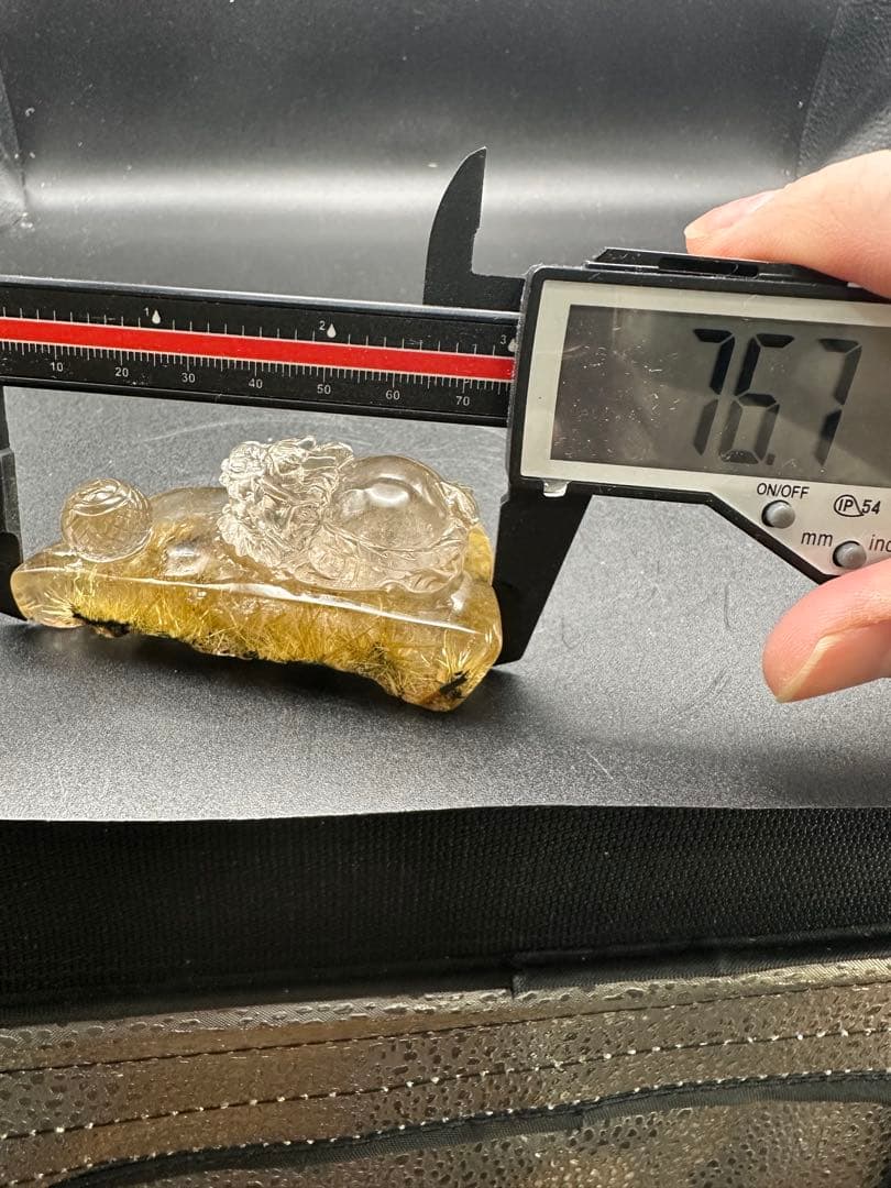 ルチル　置物　ロングイ　台座つき！