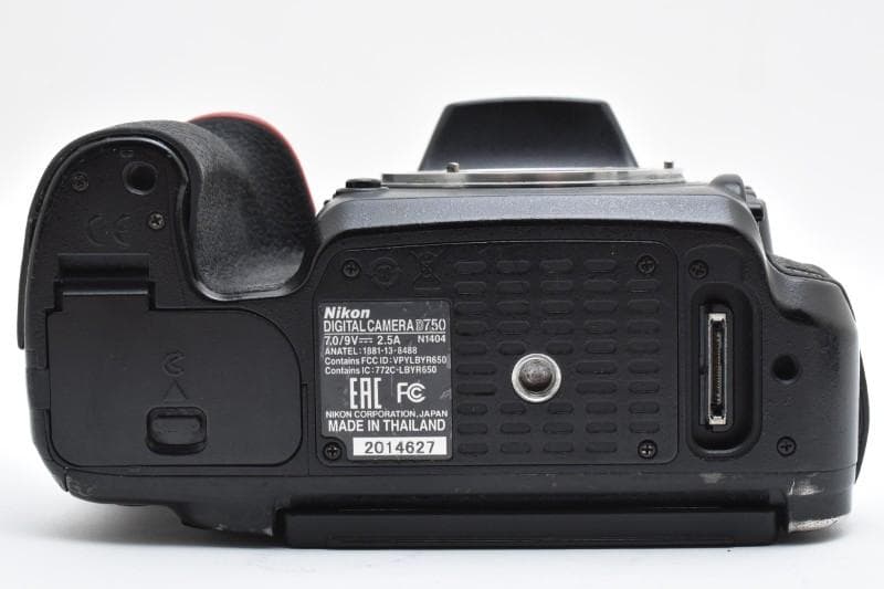 Nikon D750 デジタル一眼レフカメラ（付属品あり）