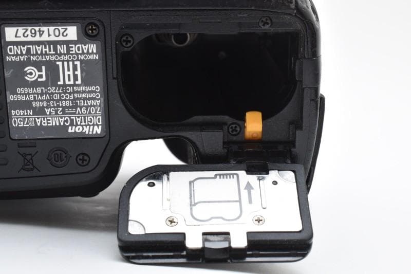Nikon D750 デジタル一眼レフカメラ（付属品あり）
