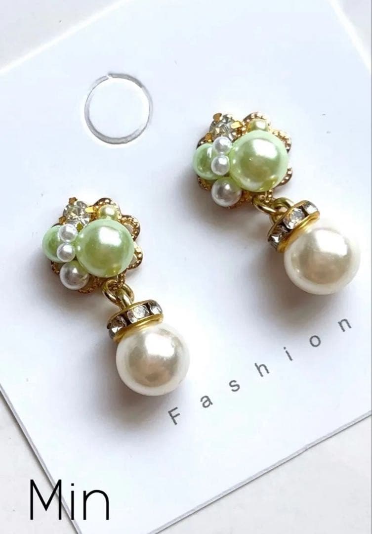 黄緑系　ビジュー　ピアス　ハンドメイド　イヤリング変更可