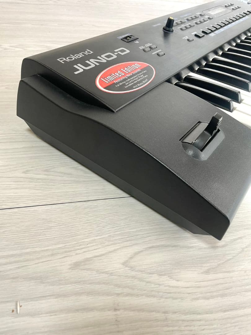 美品 ローランド JUNO-D リミテッドエディション 61鍵 シンセサイザー