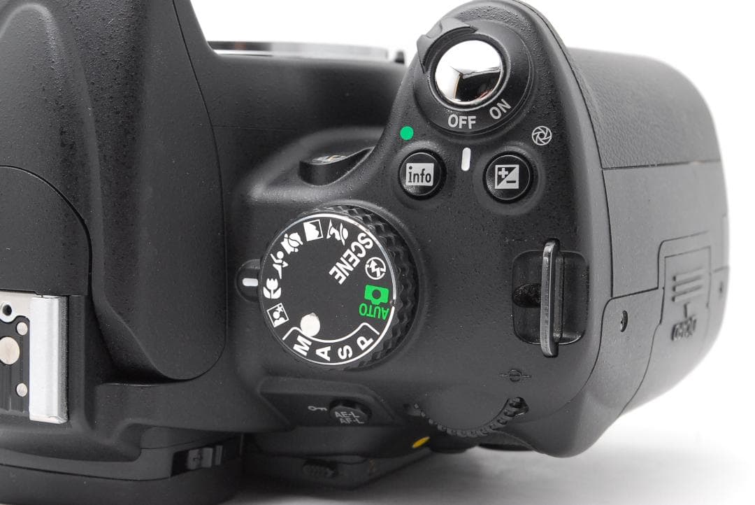 Nikon D5000　スマホ転送　自撮り　バリアングル液晶　動画対応　卒業