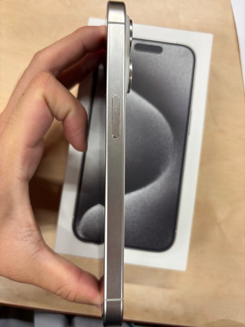 ロレッタ iPhone15Pro ジャンク品
