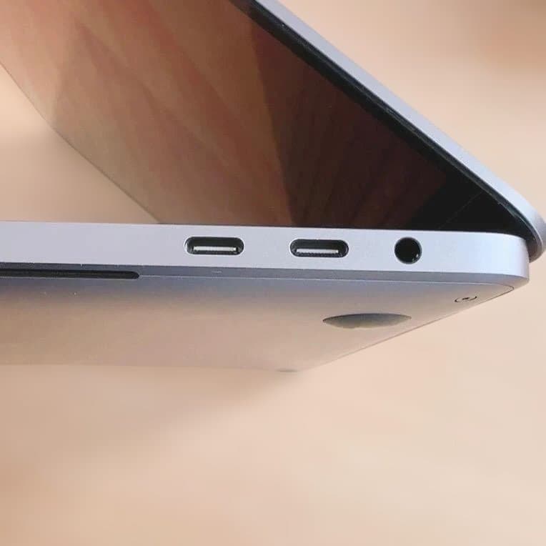値下匿名発送 MacBookPro 16inch 16GB/SSD 512GB