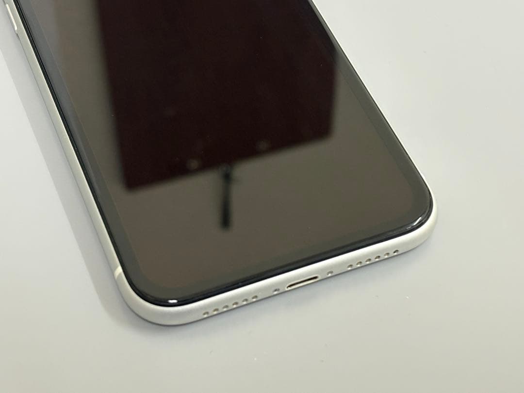 iPhoneXR 128 美品‼️フィルム２枚付‼️ 全面コーティング済‼️ 100%