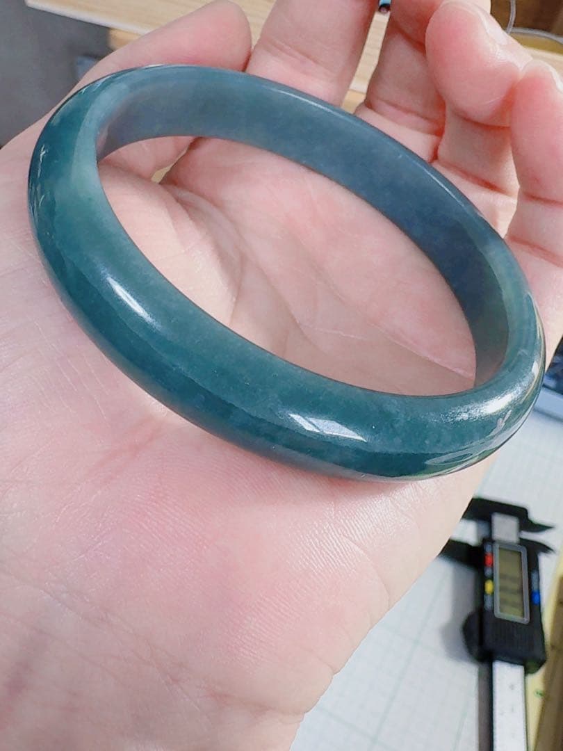 天然本翡翠《本物保証》 藍水ヒスイ Aジェダイト 半円形　バングル60.6mm