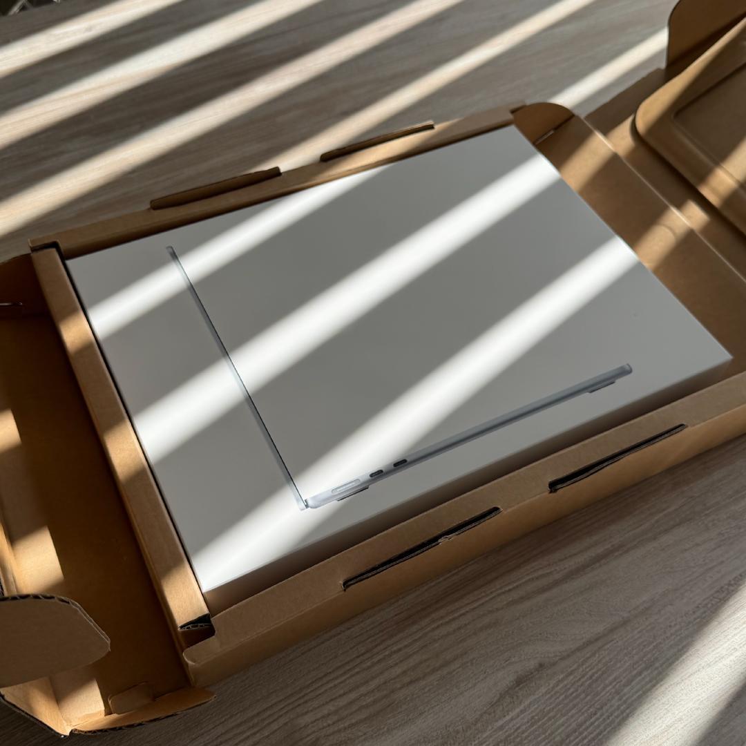 1TB Apple MacBook Air M4 スカイブルー　本体