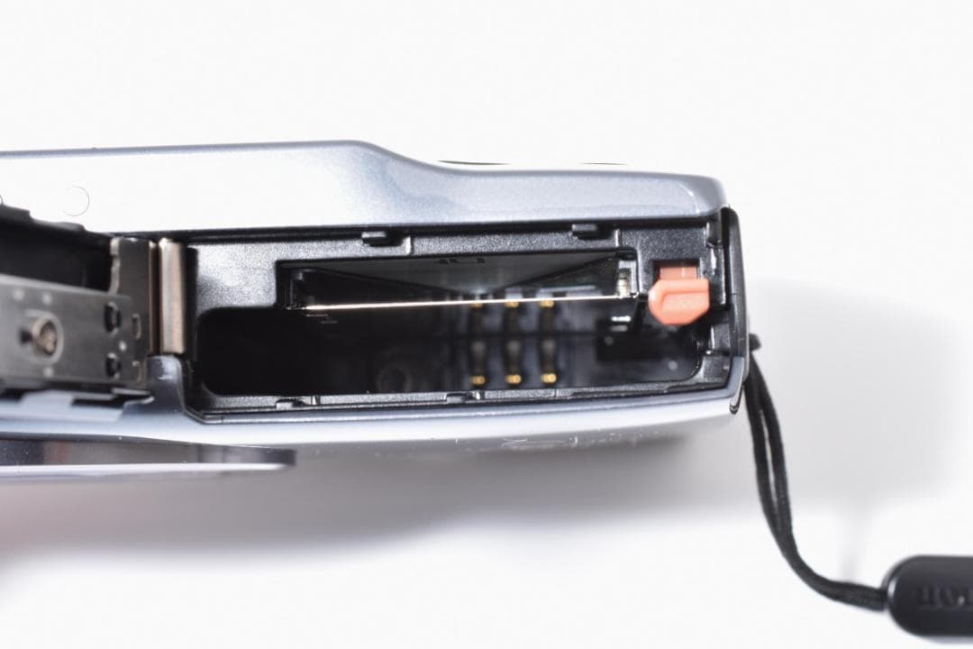 ■ ほぼ新品 ■ キヤノン　Canon IXY 150 シルバー 《元箱付属》