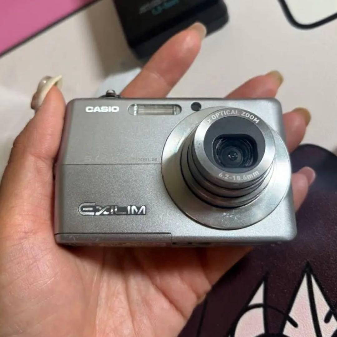 デジタルカメラ CASIO EXILIM EX-Z500