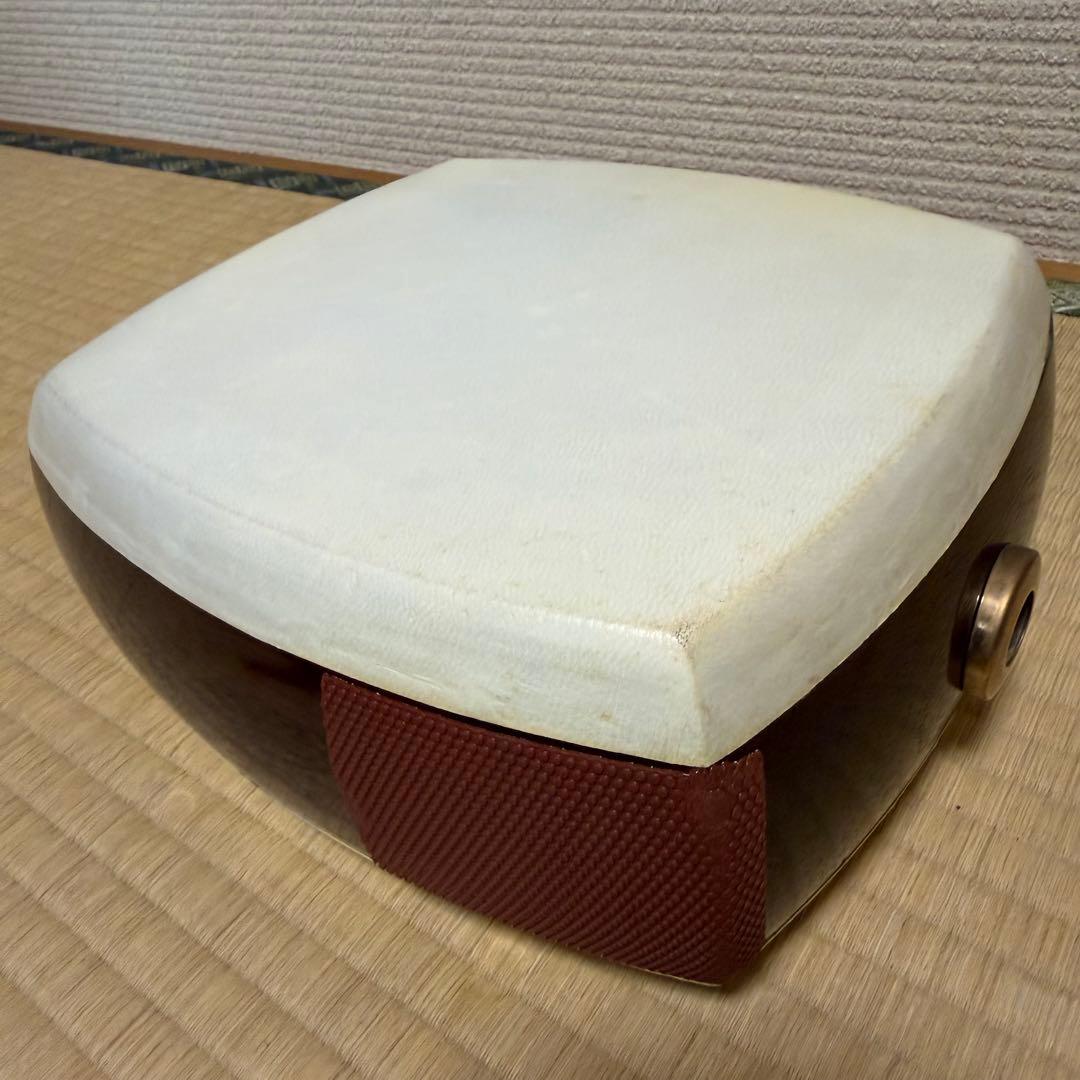美品　津軽三味線　紅木 東さわり付 棹2.9mm 犬皮 三分割 竜胆金具　ケース