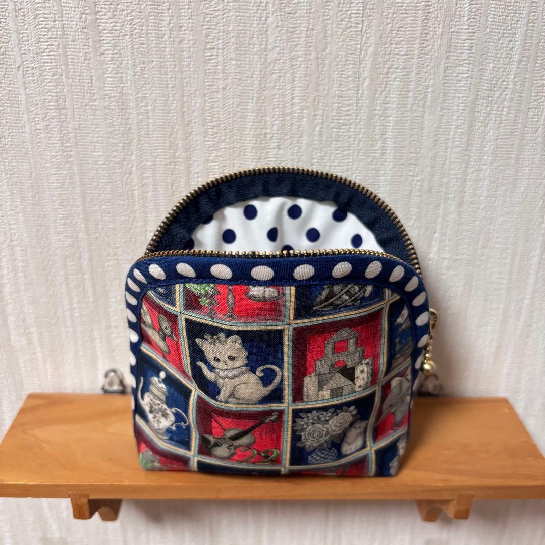 ★TOYナイトボックス★ネイビー★ハンドメイドポーチ★猫柄★うさぎ柄★個性的柄★