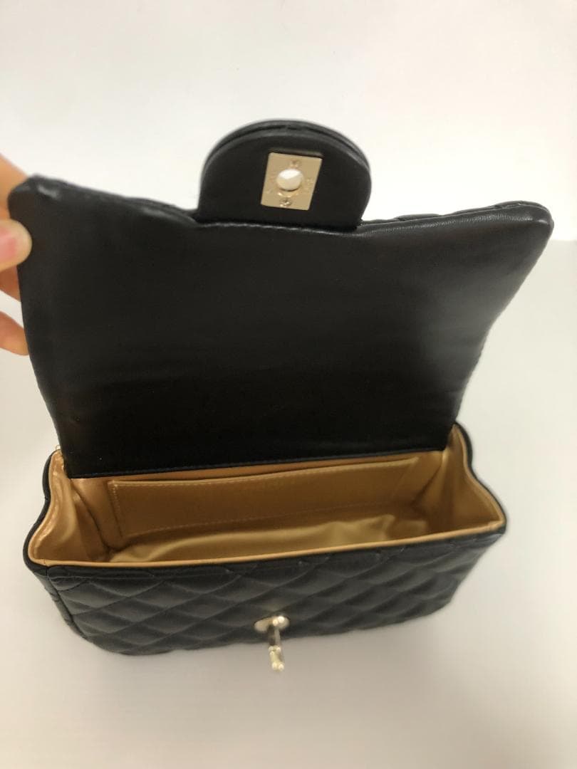 VIPただ　バッグゴールドロゴ　ショルダーバッグ　超美品　レザー　ハート　未使用