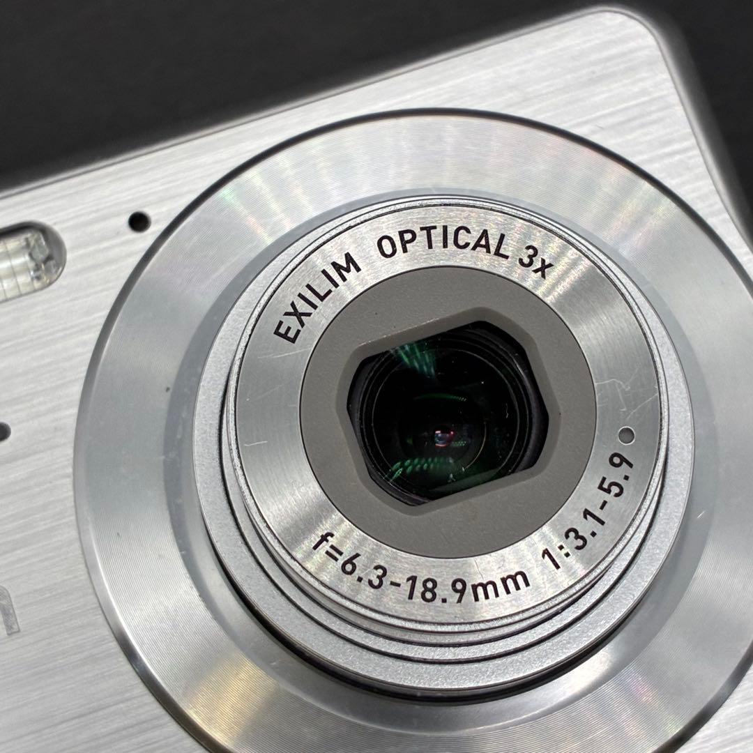 【動作確認済み】CASIO EXILIM EX-Z77 シルバー　デジカメ