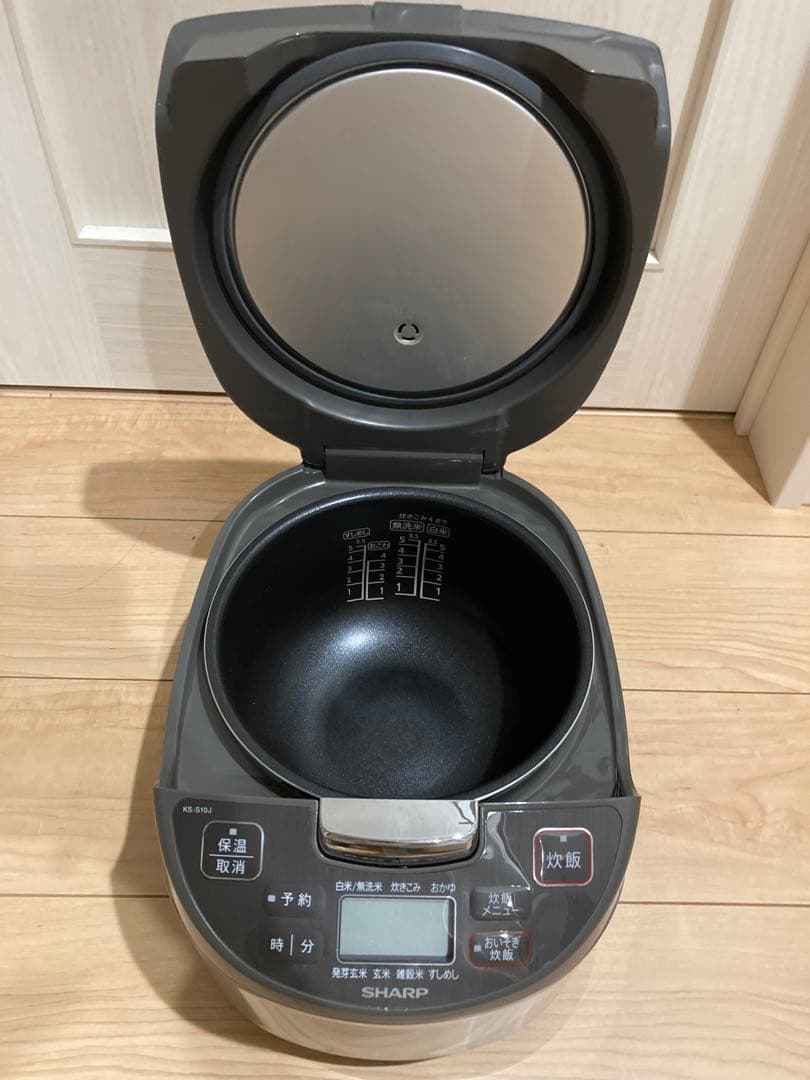 シャープ炊飯器マイコン方式 5.5合黒厚釜 球面炊きシルバー KS-S10J-S