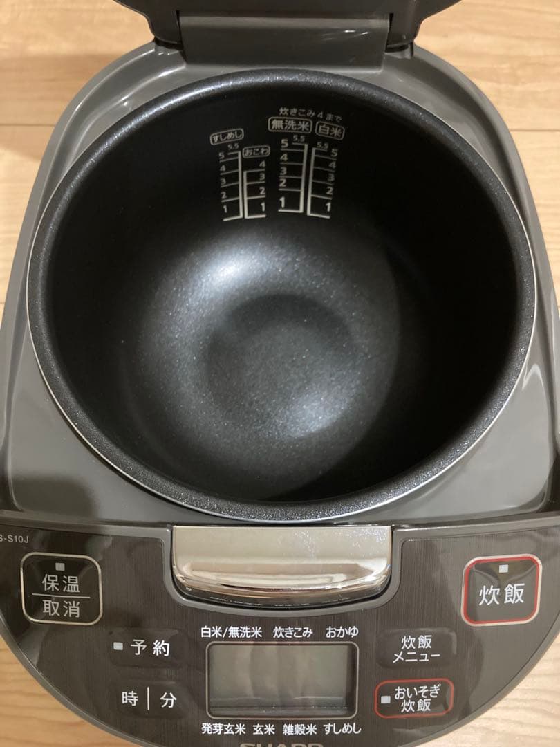 シャープ炊飯器マイコン方式 5.5合黒厚釜 球面炊きシルバー KS-S10J-S