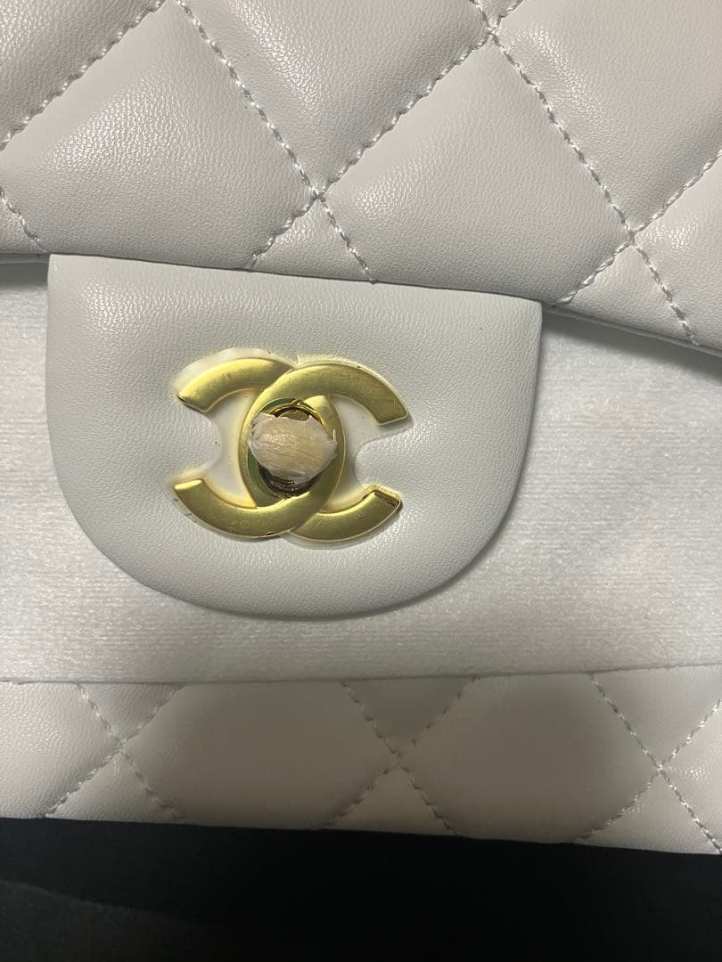 １点　CHANEL デカ　マトラッセ　ホワイト　ゴールド　ノベルティ　ショルダー