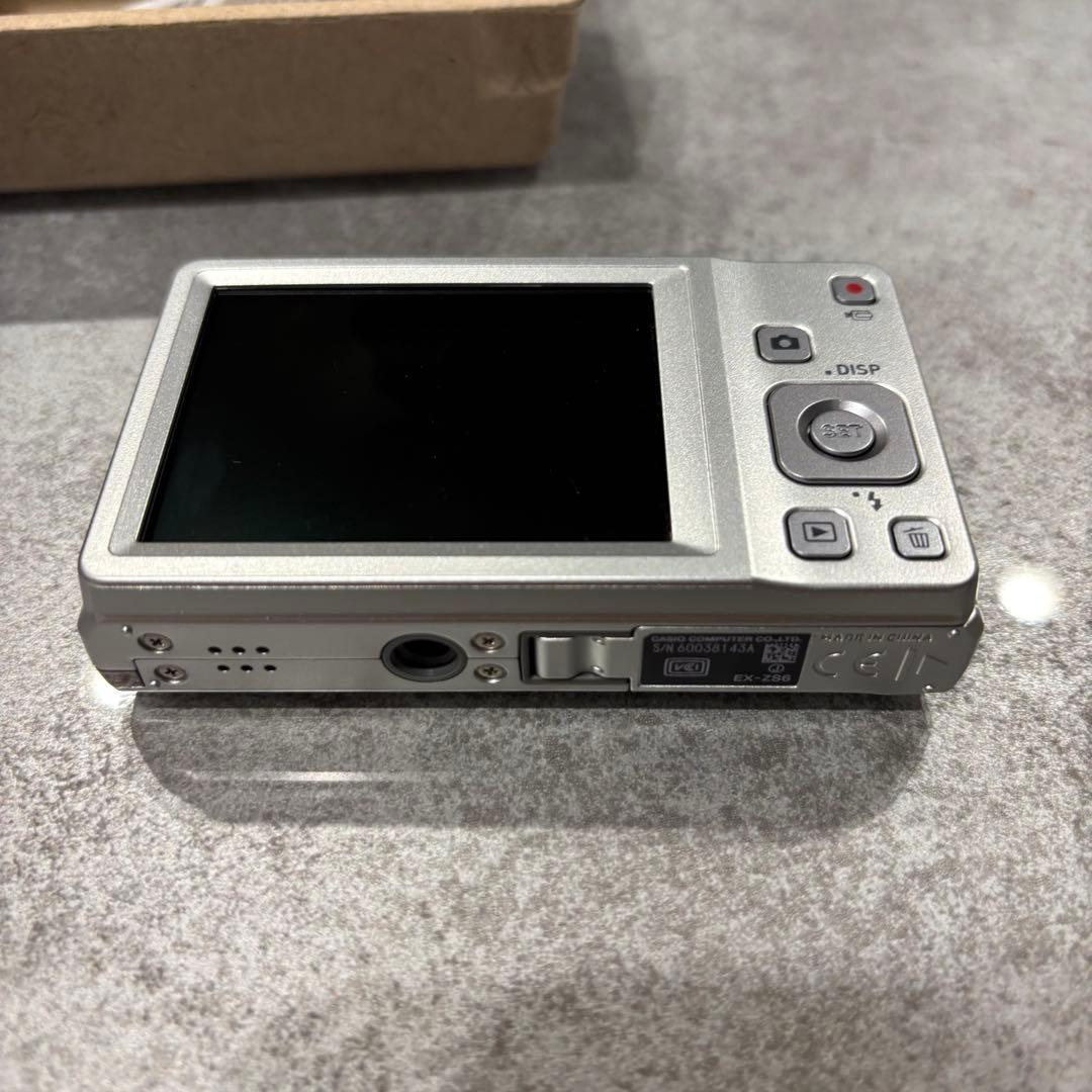 CASIO EXILIM EX-ZS6 コンパクトデジタルカメラ