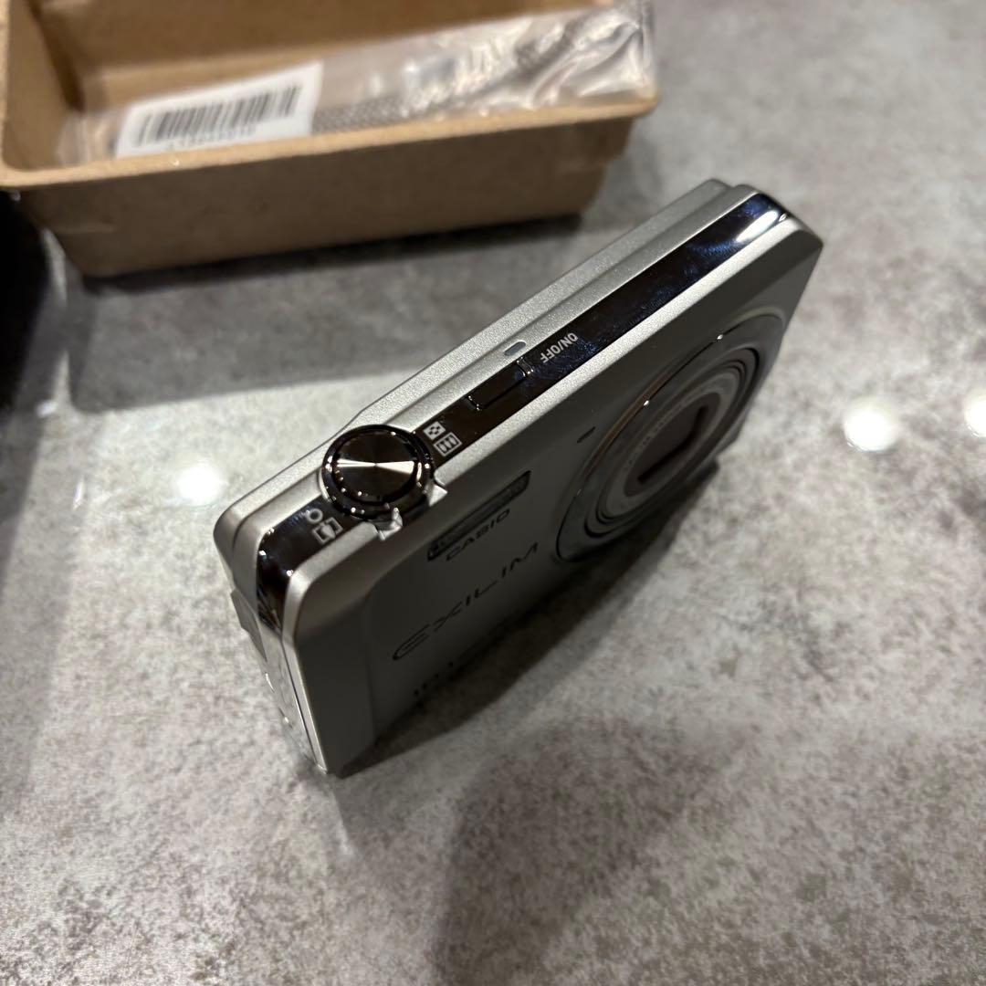 CASIO EXILIM EX-ZS6 コンパクトデジタルカメラ