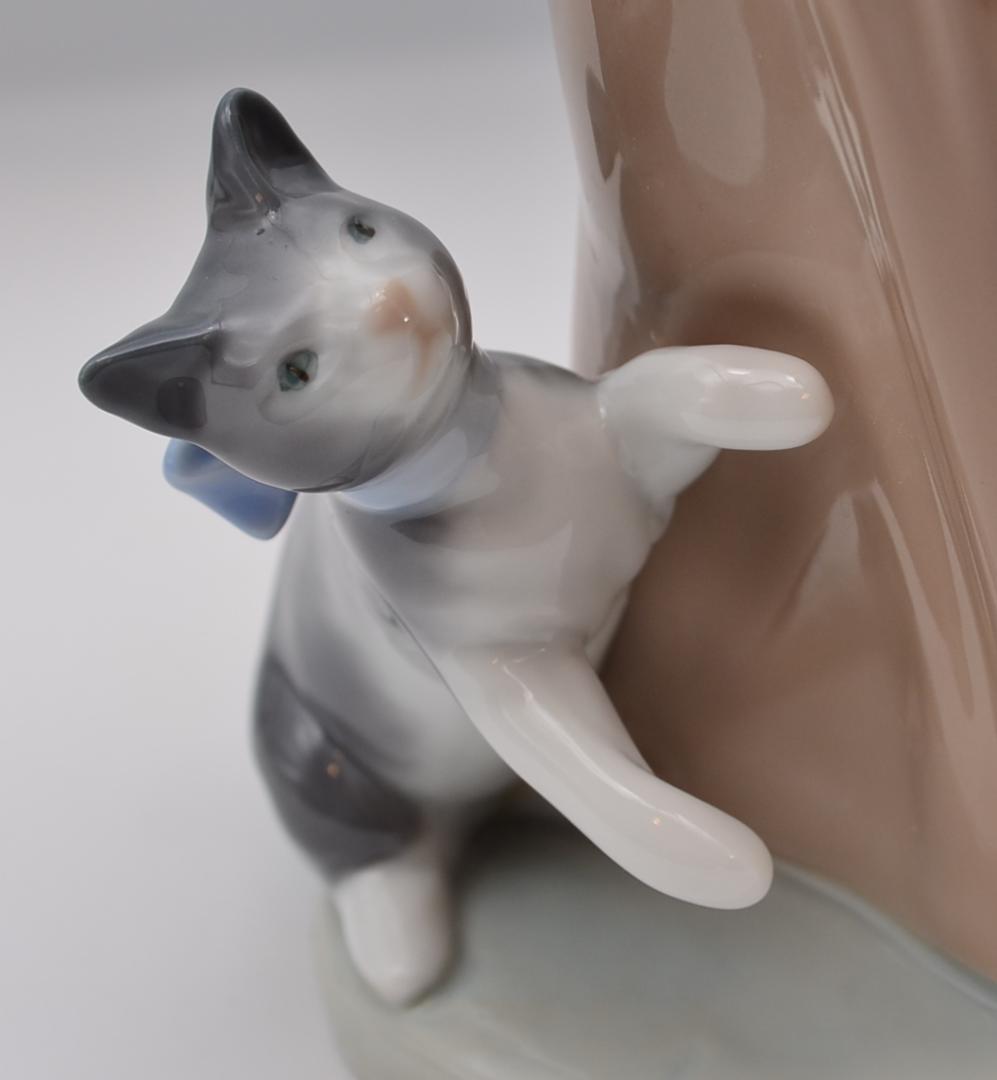 子猫を追って　＃1309　★リヤドロ　スペイン　ポーセリン　箱付き　ご成約済み