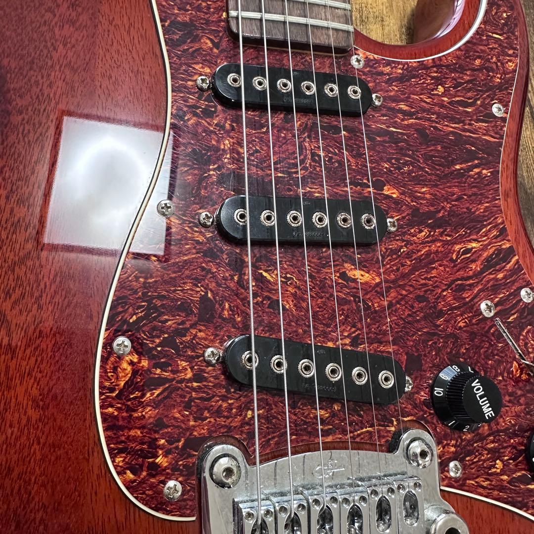 n*o様 G&L S-500 tribute series チェリーレッド スト
