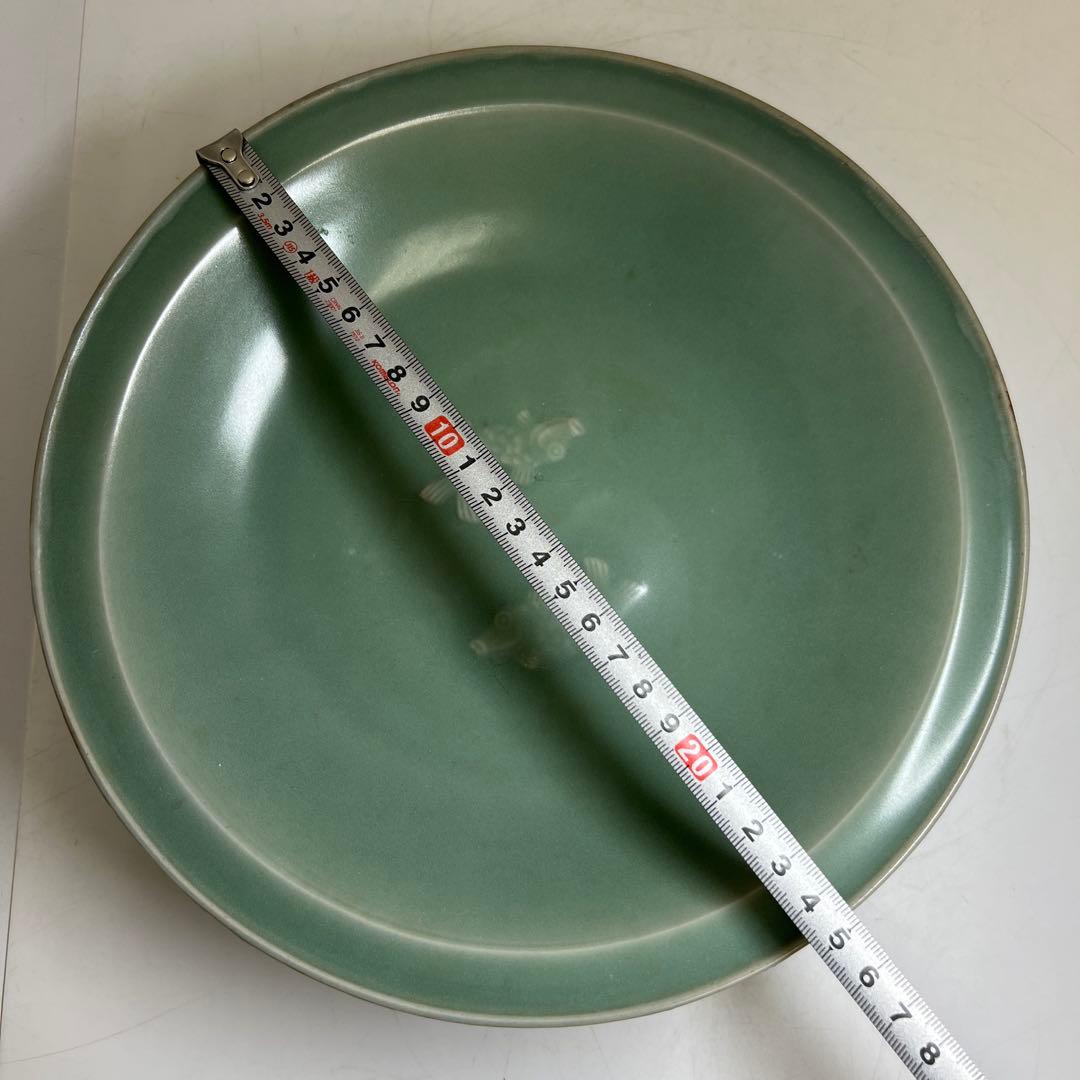 中国明時代　竜泉窯　魚文大皿　直径約25㎝　東Y8-0408☆2Fトヒルウ