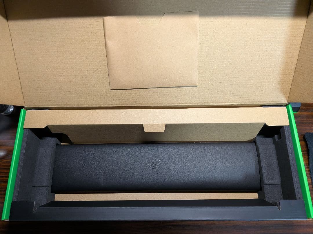 Razer Huntsman V2 ゲーミングキーボード