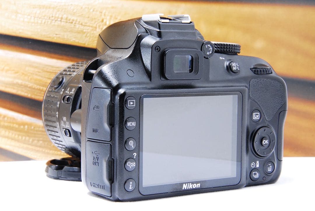【初心者おすすめ】ニコン Nikon D3300 レンズキット VR II