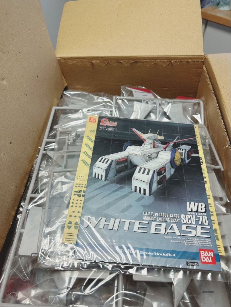 希少　特別カラーバージョンBANDAI 1/400 ホワイトベース　最終決戦仕様