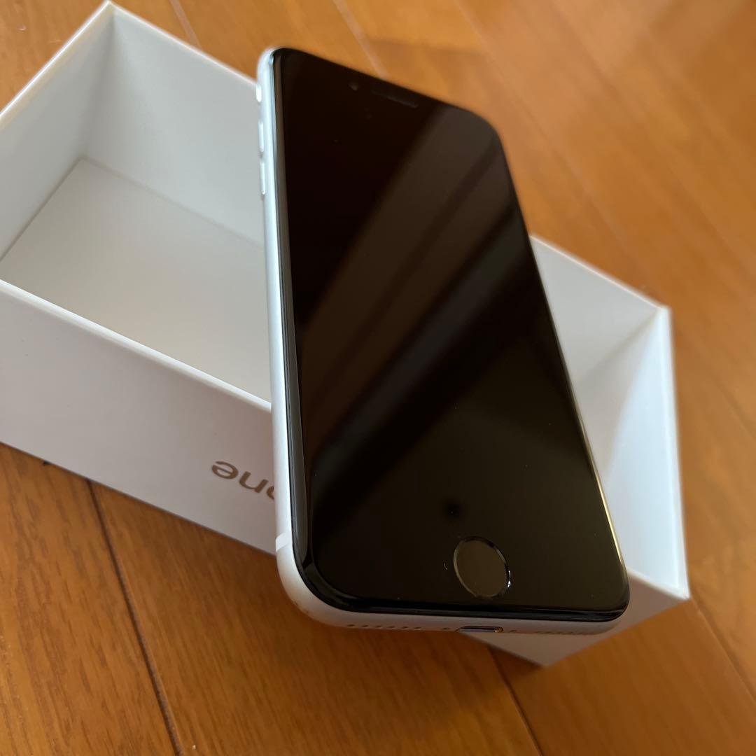 iPhone SE2 第二世代（SE2）　白　128GB 美品