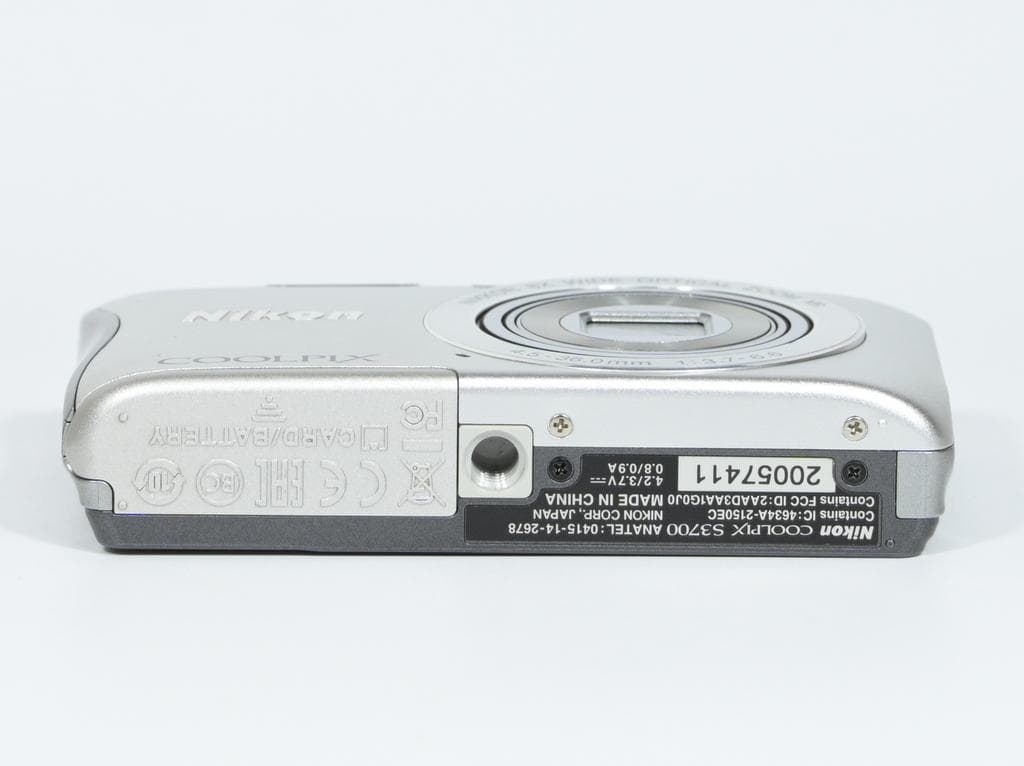 【美品】 ニコン　Nikon COOLPIX S3700 シルバー