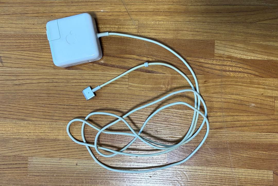 MacBook Air 11インチ 2015 SSD128GB 4GB 充電器付